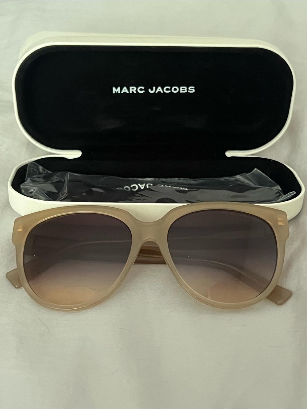 Marc Jacobs Beige Frame Sunglasses with Brown Gradient Lenses